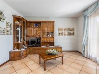 Casa Indipendente in Vendita a San Michele al Tagliamento, 250'000€, 170 m², arredato