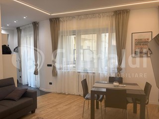 Bilocale in Affitto a Monza, 1'100€, 65 m², arredato