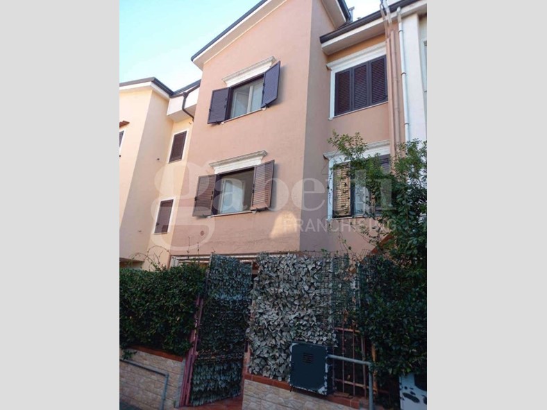 Villetta a schiera in Vendita a Scalea, 249'000€, 216 m²