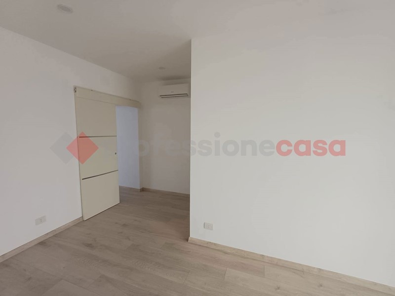 Negozio in Affitto a Ceprano, 450€, 50 m²