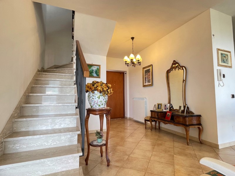 Villa in Vendita a Ferentino, 170'000€, 135 m², arredato