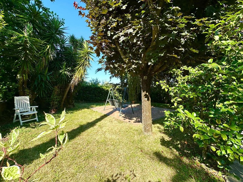 Villa in Vendita a Velletri, 550'000€, 400 m²