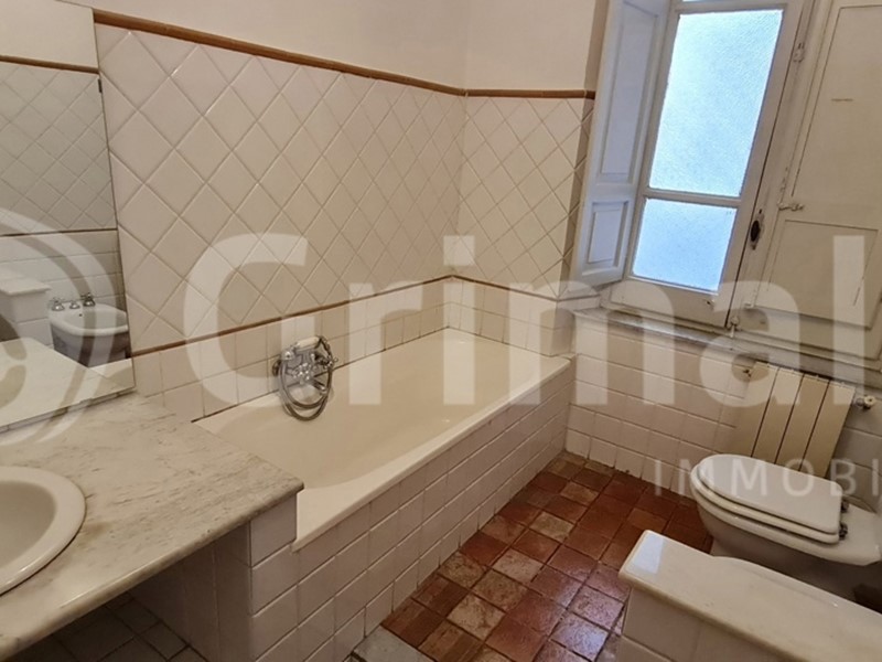 Appartamento in Affitto a Messina, 1'000€, 180 m²