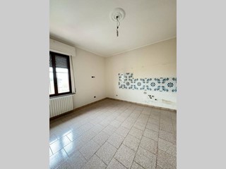 Quadrilocale in Vendita a Lamezia Terme, 95'000€, 110 m²