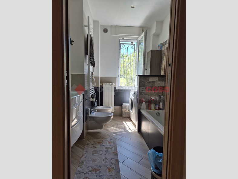 Casa Indipendente in Vendita a Frosinone, 320'000€, 230 m², arredato