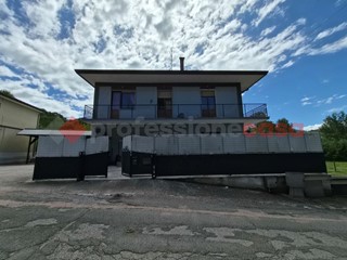 Casa Indipendente in Vendita a Frosinone, 320'000€, 230 m², arredato