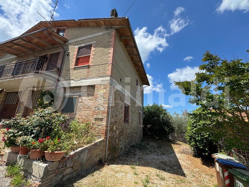 Trilocale in Vendita a Marsciano, 47'000€, 133 m², arredato