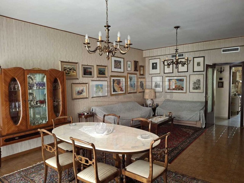 Appartamento in Vendita a Siracusa, 189'000&euro;, 221 m²