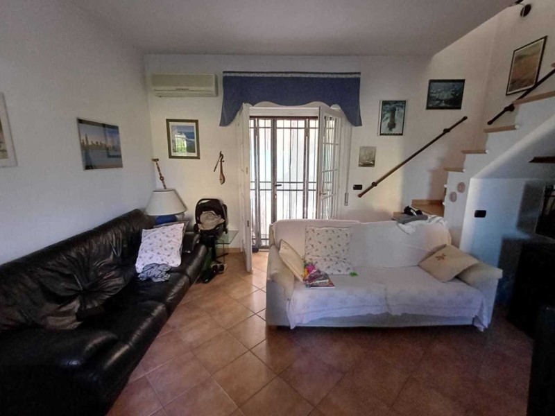 Casa Semi Indipendente in Vendita a Massa, zona Marina di Massa, 200'000&euro;, 71 m², arredato