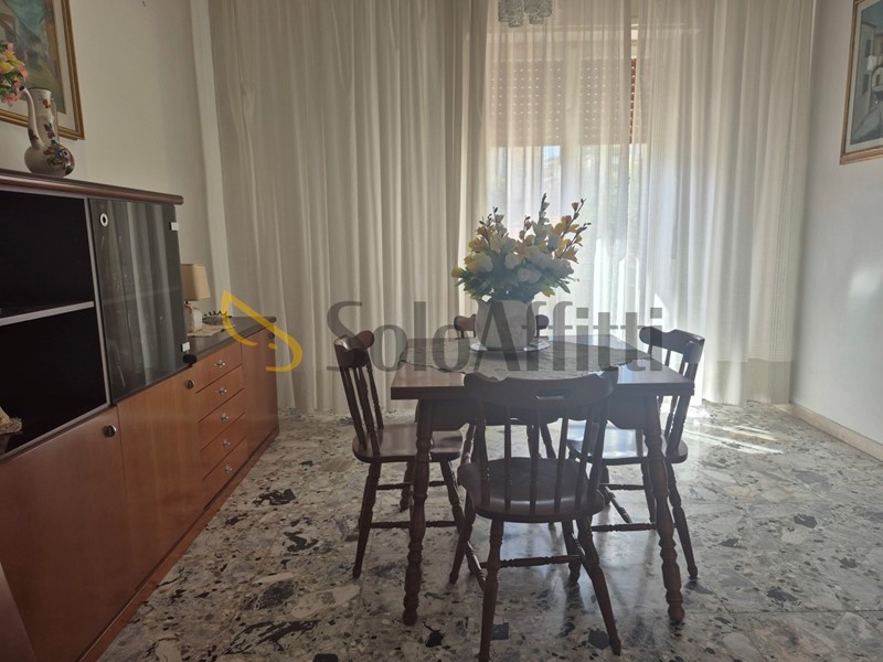 Quadrilocale in Affitto a Pescara, zona Viale G. Bovio, 600€, 103 m², arredato