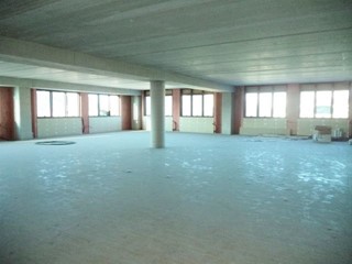 Immobile commerciale in Affitto a San Benedetto del Tronto, 2'000€, 350 m²