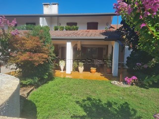 Casa Indipendente in Vendita a Barbarano Mossano, zona Ponte Di Barbarano, 260'000&euro;, 320 m², con Box