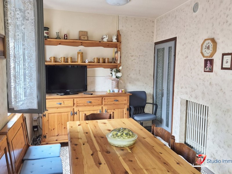 Casa Semi Indipendente in Vendita a Malonno, 69'000€, 126 m²