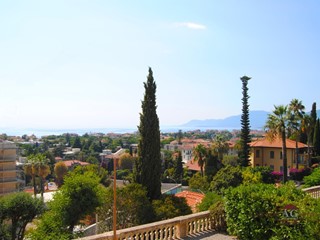 Casa Semi Indipendente in Vendita a Bordighera, 290'000€, 50 m²