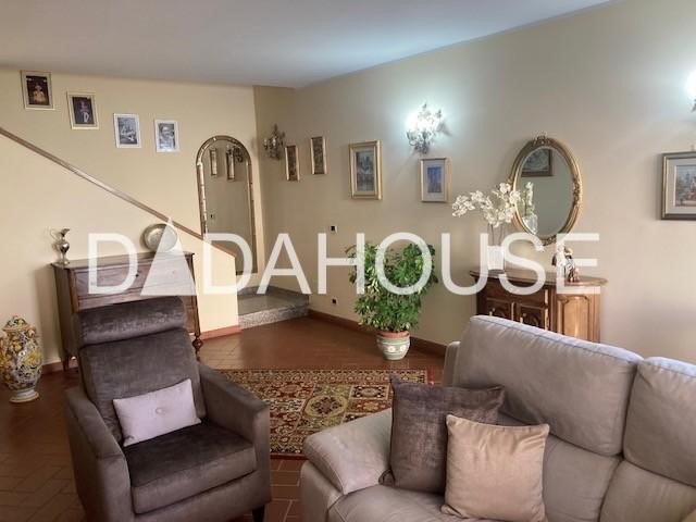 Villa bifamiliare in Vendita a Pisa, zona Putignano Pisano, 550'000€, 298 m², con Box