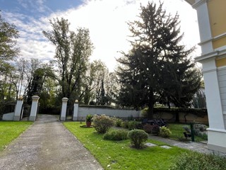 Casa Indipendente in Vendita a Mantova, 800 m²