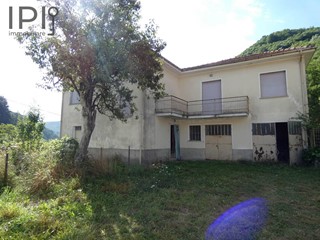 Casa Indipendente in Vendita a Murialdo, 65'000€, 110 m²