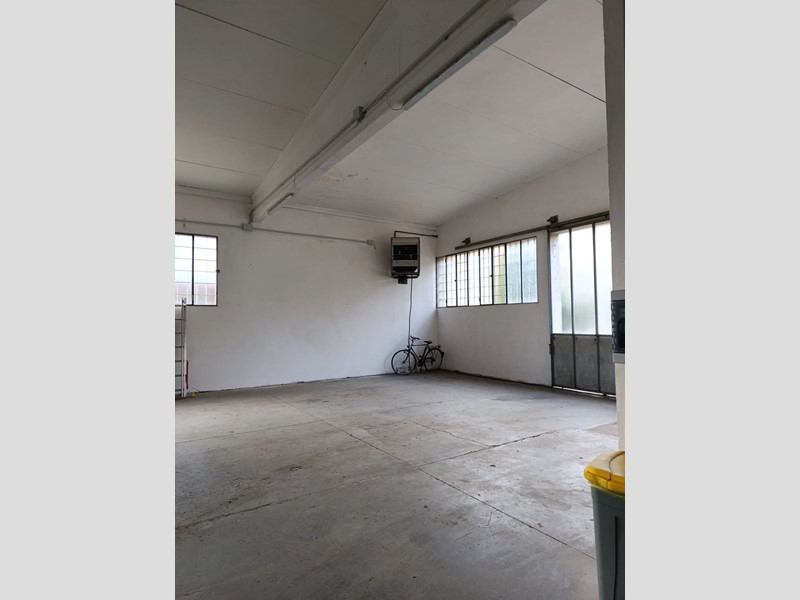 Immobile commerciale in Affitto a Mirandola, 750&euro;, 200 m²