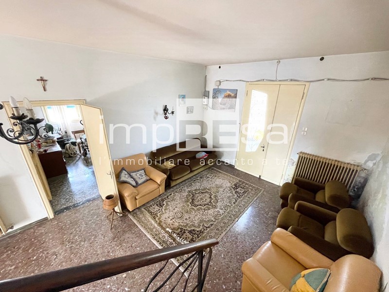 Casa Indipendente in Vendita a Villorba, 165'000€, 260 m²