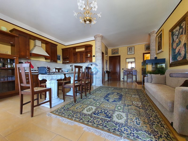 Trilocale in Affitto a Catanzaro, zona CZ Lido Giovino, 800&euro;, 105 m², arredato