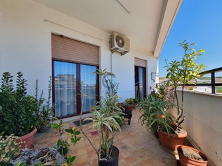 Trilocale in Affitto a Catanzaro, zona CZ Lido Giovino, 800&euro;, 105 m², arredato