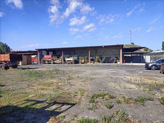 Capannone in Vendita a Misterbianco, 350'000€, 240 m²