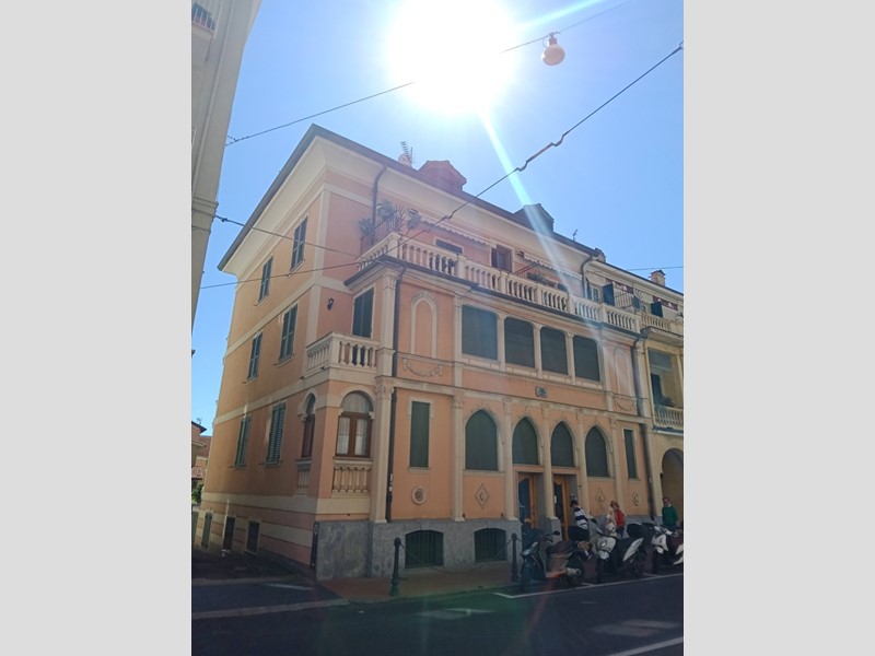 Bilocale in Vendita a Bordighera, 230'000€, 61 m²