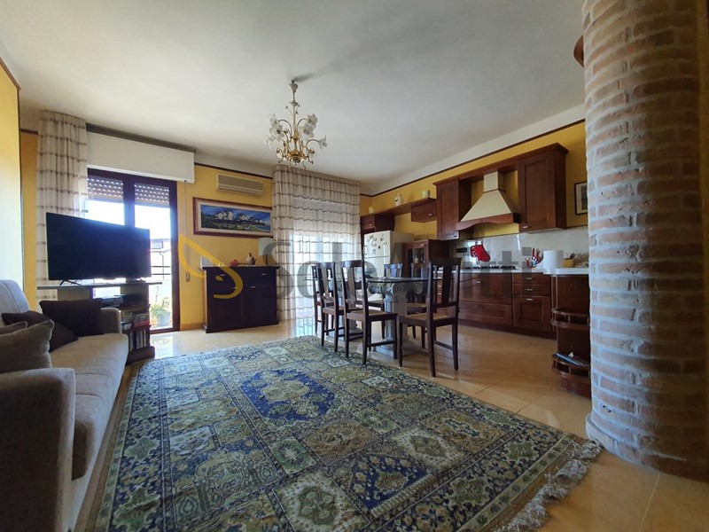 Trilocale in Affitto a Catanzaro, zona Giovino, 800&euro;, 105 m², arredato