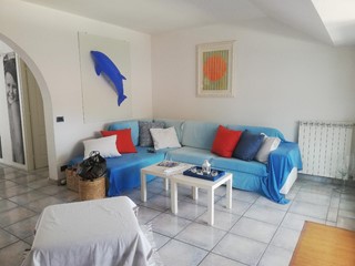 Quadrilocale in Vendita a Massa, zona Ronchi, 450'000&euro;, 120 m², arredato, con Box