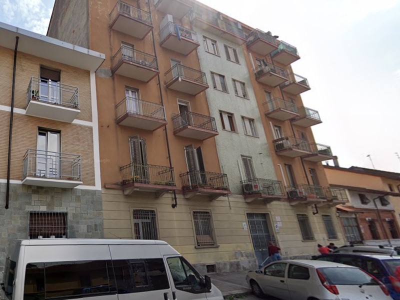 Bilocale in Vendita a Torino, 33'000€, 68 m²