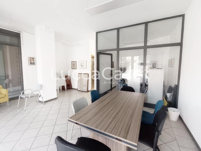 Immobile commerciale in Vendita a Lucca, zona San Marco, 80'000€, 48 m²
