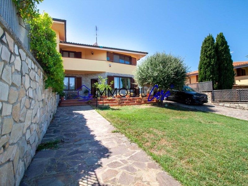 Appartamento in Vendita a Livorno, 620'000€, 180 m², con Box