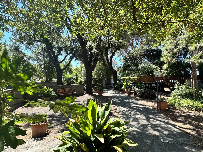 Quadrilocale in Vendita a Rosignano Marittimo, zona Caletta, 220'000€, 100 m², arredato, con Box