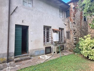 Casa Indipendente in Vendita a Pescaglia, zona Gello, 70'000€, 140 m², con Box