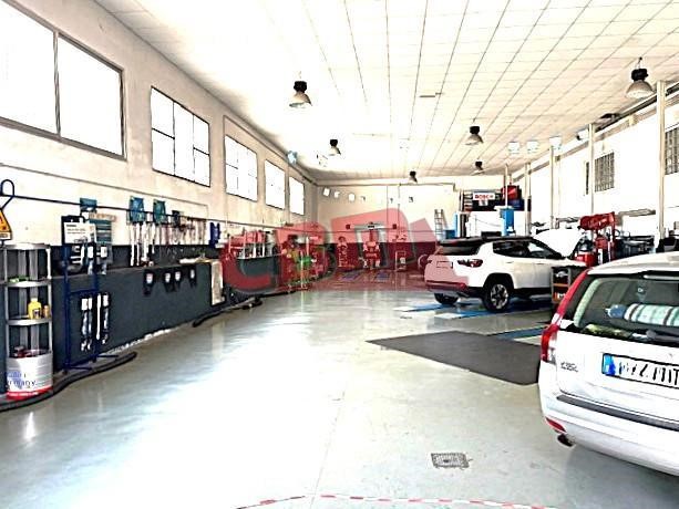 Capannone in Vendita a Livorno, 235'000&euro;, 400 m²