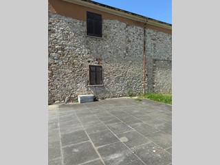 Casa Semi Indipendente in Vendita a Carrara, zona Avenza, 140'000€, 78 m²