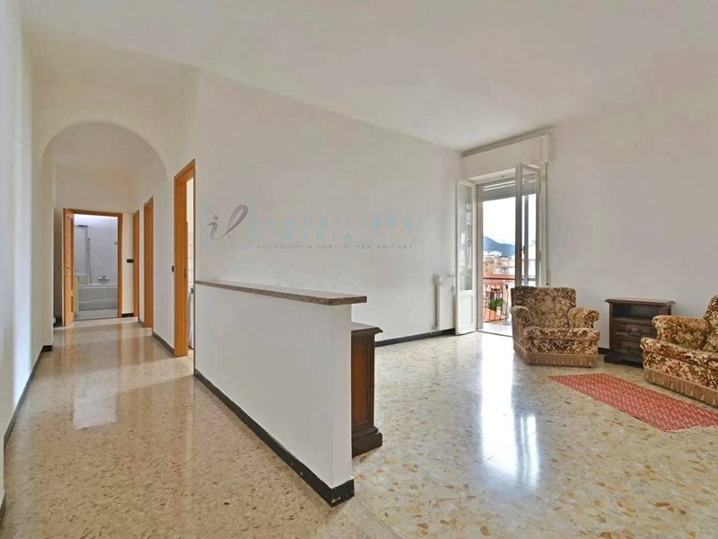Trilocale in Vendita a Albenga, 170'000€, 70 m²