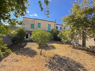 Casa Indipendente in Vendita a Perfugas, 129'000€, 300 m²