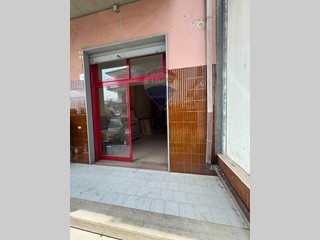 Immobile commerciale in Vendita a Aci Sant'Antonio, 45'000€, 54 m²