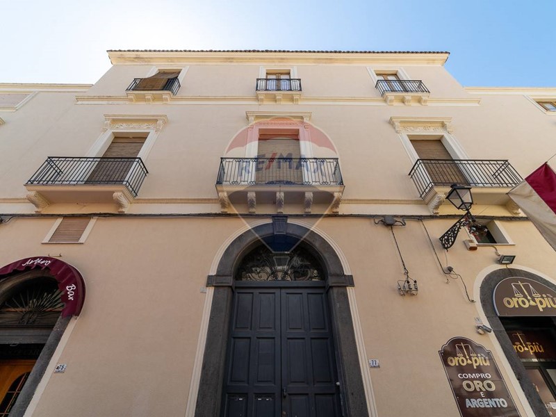 Appartamento in Vendita a Randazzo, 230'000€, 454 m²