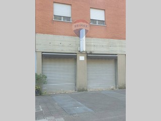 Immobile commerciale in Vendita a San Donato Milanese, 135'000€, 96 m²