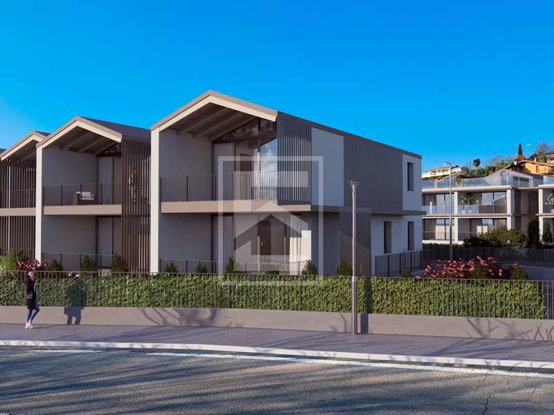 Quadrilocale in Vendita a Soiano Del Lago, 390'000€, 166 m²