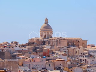 Casa Indipendente in Vendita a Noto, 190'000€, 140 m²