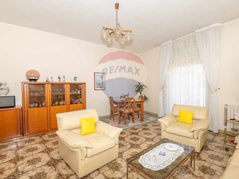 Appartamento in Vendita a Caltagirone, 130'000€, 167 m²