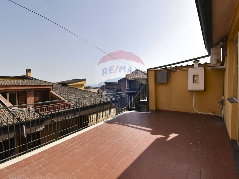 Appartamento in Vendita a Paternò, 107'000€, 150 m², con Box