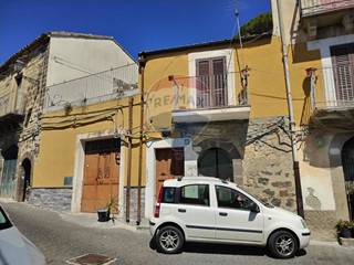 Casa Indipendente in Vendita a Vizzini, 18'000€, 80 m²