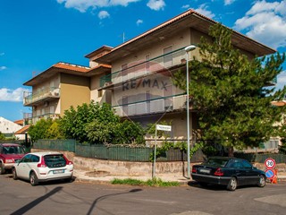 Quadrilocale in Vendita a Acireale, 99'000&euro;, 100 m²