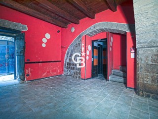 Immobile commerciale in Vendita a Viterbo, 70'000€, 70 m²