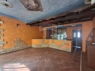 Immobile commerciale in Affitto a Frosinone, 650€, 73 m²