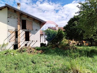 Casa Semi Indipendente in Vendita a Seren del Grappa, 75'000€, 100 m²